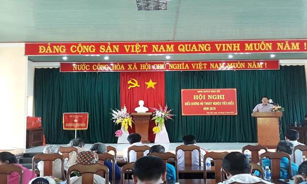 Description: D:\van ban huong\Hinh anh\2019\HN bieu duong nguoi ngheo Ngoc Hoi 10.jpg